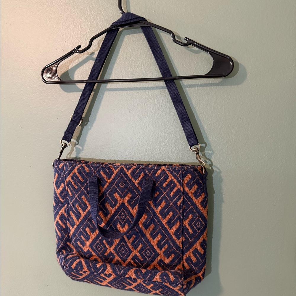 Universal Thread woven tote. - Picture 2 of 4